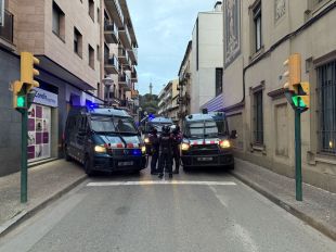 Tornen els aldarulls a la Font de la Pólvora després de la detenció d'un menor