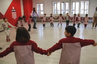 Una escola de Ripoll impulsa un projecte per fomentar la sardana entre els joves