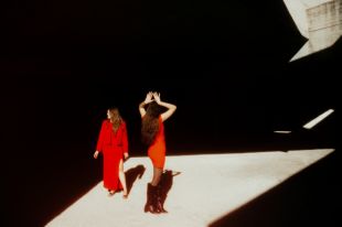El folklore experimental de les Ölivias arriba a la Casa de Cultura de Girona