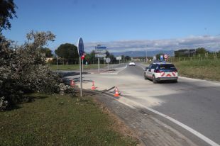Mor un conductor de 37 anys en sortir de la carretera a Campllong