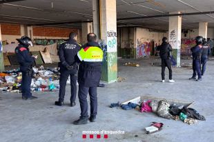 Cinquanta identificats i dos detinguts en un operatiu a l'antiga fàbrica Simon de Girona