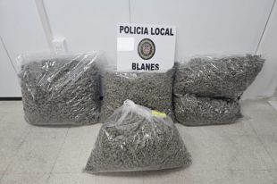 Un detingut per posar 38,37 kg de marihuana al maleter d'un cotxe a Blanes