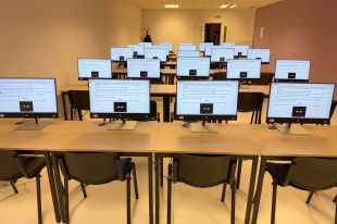 Olot estrena una seu per fer exàmens de conduir de la DGT