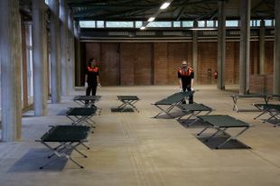 Girona habilita el Palau de Fires per passar-hi la nit els que no han pogut tornar a casa