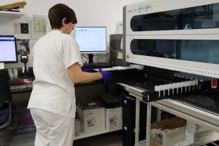 Salut inclou la prova de detecció del papil·loma humà en la detecció precoç de càncer uterí