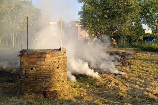 Extingit un incendi de vegetació a tocar del nucli urbà de Cassà de la Selva