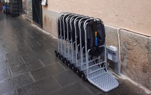 Palafrugell ofereix carrets de la compra per afavorir el comerç de proximitat