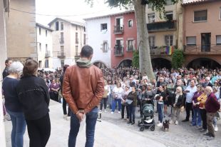 Més de 600 persones es concentren a Arbúcies per donar suport a la menor violada