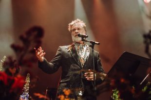 Rufus Wainwright torna a ''casa'' i surt ovacionat de l'Auditori de Girona