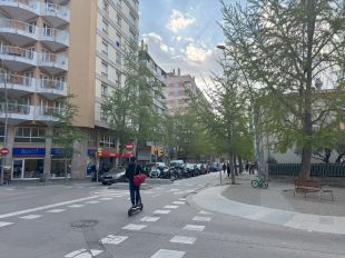 La sessió oberta per millorar el carrer de la Creu de Girona aplega mig centenar d'assistents