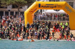 L'Oncoswim recapta prop de 100.000 euros contra el càncer de mama triple negatiu