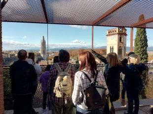 Girona activa la normativa que prohibeix els megàfons en els grups turístics
