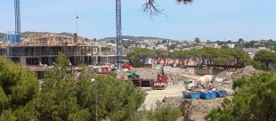 La CUP denuncia el pas de camions pel Cap de Creus durant les obres d'un hotel a Cadaqués