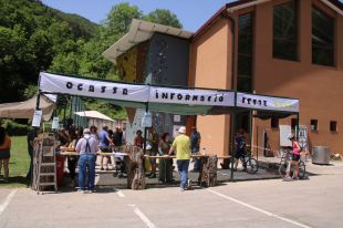 Ogassa organitza amb èxit una festa per atraure famílies i salvar l'escola rural