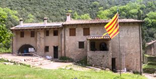 Inauguren el refugi de Sant Aniol d'Aguja, restaurat amb l'ajuda de voluntaris