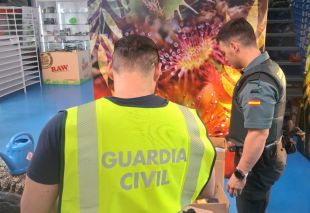 La Guàrdia Civil inspecciona 38 ‘grow shops’ i intervé més de 56 kg de marihuana