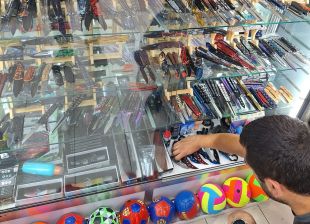 Intervingudes 183 armes blanques en comerços a Lloret de Mar