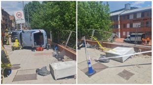 Una conductora xoca contra l'institut Abat Oliba de Ripoll