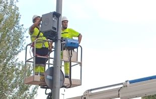 Girona acaba la instal·lació de quatre radars de velocitat que activarà les pròximes setmanes