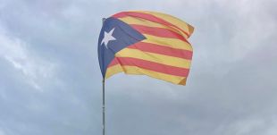 Lloret de Mar ordena la retirada d'una estelada a l'entrada del municipi