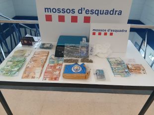 Quatre traficants detinguts a Lloret i 97.000 euros en droga intervinguda