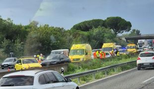 Tallada l’AP-7 a Salt en sentit nord per un accident múltiple amb sis vehicles implicats