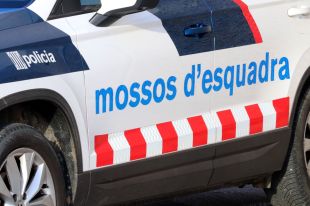 Detinguts a Girona un conductor temerari i un acompanyant amb quatre ordres de detenció