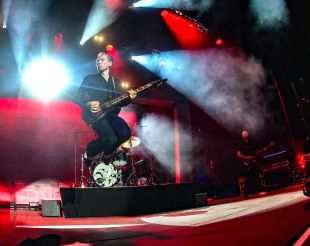 Franz Ferdinand triomfa al Festival de Cap Roig amb un directe enèrgic