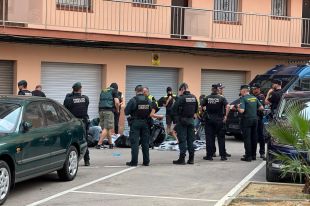 La Guàrdia Civil ha intervingut 32.688 articles falsos del top manta aquest estiu a Girona