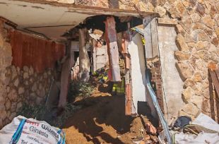 Un treballador ferit greu en col·lapsar-se un forjat a Sant Feliu de Guíxols