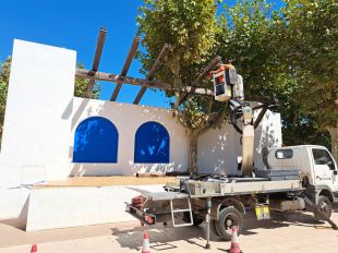 Un despreniment obliga a retirar les bigues de fusta a l'escenari de l'Arbreda de Palamós