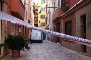 El detingut per la mort d'una dona a Lloret es va deixar la cartera a sobre d'una tauleta