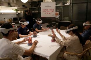 Els comensals de Casa Cacau experimentaran el menjar amb ulleres de realitat mixta