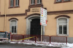 Cau una placa de gel al centre de Girona i deixa inconscient a un home de 65 anys