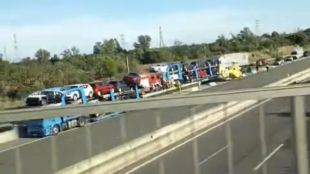 Mor la conductora d'un camió per un xoc amb un altre tràiler a l'AP-7 a Borrassà
