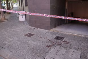 Llagostera desallotja els pisos ocupats on va tenir lloc el tiroteig del mes passat
