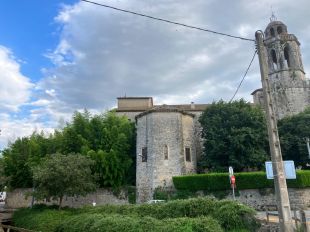 Banyoles instal·la alarmes i càmeres al monestir de Sant Esteve