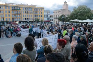 300 veïns de Llagostera reaccionen al tiroteig reclamant ''viure en pau i sense delinqüència''