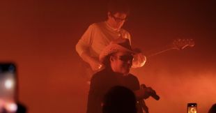 El grup 'Please' porta a Salt el tribut als 20 anys del Vertigo Tour de U2