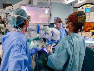 El Servei de Neurocirurgia del Trueta incorpora la cirurgia assistida per exoscòpia