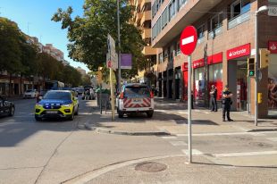 Tres detinguts per un atracament dins un banc a l'Eixample de Girona