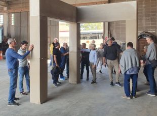 Banyoles acull el primer taller de construcció industrialitzada en pedra natural