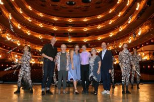 El Liceu acull l’òpera 'Akhnaten' de Philip Glass amb una ària per primera vegada en català