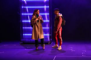 Temporada Alta exposa els models de masculinitat tòxica a les xarxes amb 'Burpees'