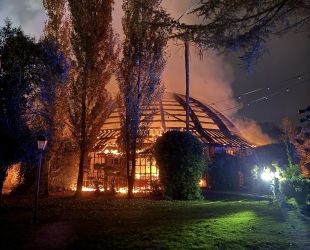 Un incendi crema la cúpula del restaurant Mas Marroch dels germans Roca