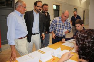 Àlex Sáez s'imposa a Iolanda Pineda i encapçalarà la llista gironina del PSC al Congrés