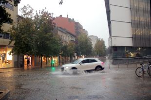 Girona afronta Nadal i Sant Esteve amb pluja intensa, neu al Pirineu i temporal marítim