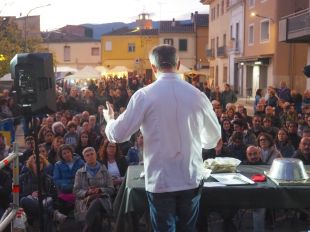 La Festa de la Ratafia de Santa Coloma bat rècords amb més de 300 licors casolans