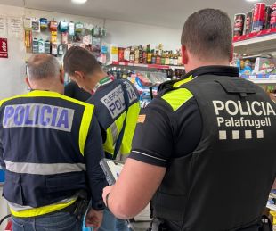 Tres detinguts, un bar precintat i una vintena d'actes per infraccions en dos operatius a Palafrugell