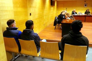 Jutgen cinc acusats de cometre un narcoassalt en un pis de la Bisbal i intentar matar un home